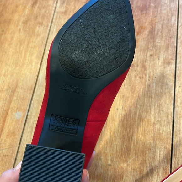 Retro Red Velvet Mod Heels with Metallic Gold Heel - Picture 7 of 7